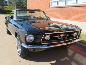  Voir détails -Ford Mustang cabriolet v8 à  Le Havre (76)