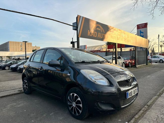 Toyota Yaris II (2) 69 VVT-I 4CV CONFORT PACK 5P GRIS de 2010