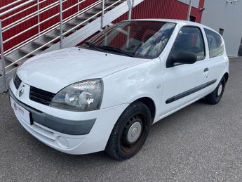  Voir détails -Renault Clio 1.5 dCi - 65 II SOCIETE Air PHASE 3 à Dagneux (01)
