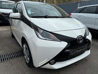  Voir détails -Toyota Aygo II 1.0 VVT-I X-Play 5P à  Le Rove (13)
