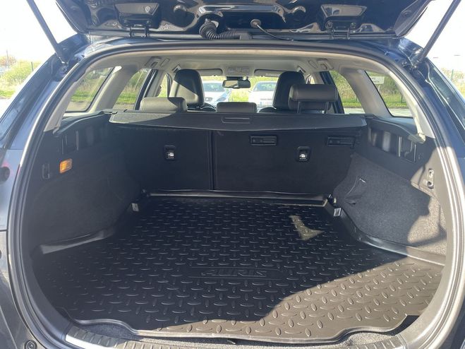 Toyota Auris 112 D-4D LOUNGE BLEU FONCE  de 2016