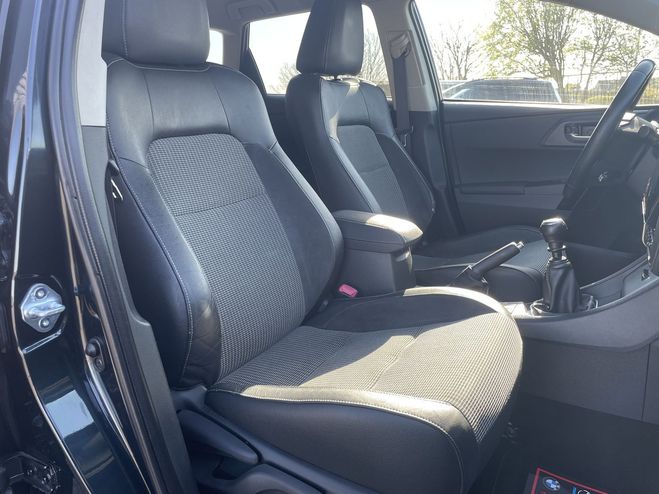 Toyota Auris 112 D-4D LOUNGE BLEU FONCE  de 2016