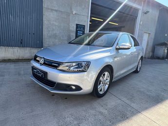  Voir détails -Volkswagen Jetta hybrid 1.4 TSI 170 CV DSG7?CARAT CUIR/LE à Saint-Brice-Courcelles (51)