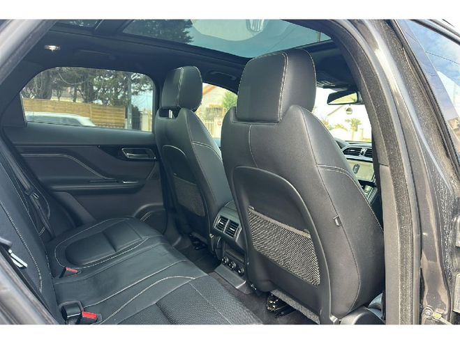 Jaguar F Pace 2.0 D - 240 ch AWD BVA8 R-Sport Noire de 2017