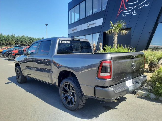 Dodge Ram 1500 CREW SPORT NIGHT EDITION Gris de 2022