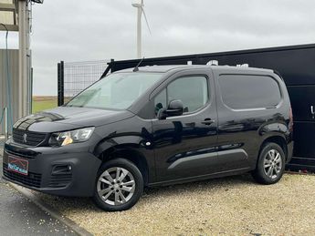  Voir détails -Peugeot Partner Attache-remorque-Cruise control-70.000 K à Chapelle--Oie (79)
