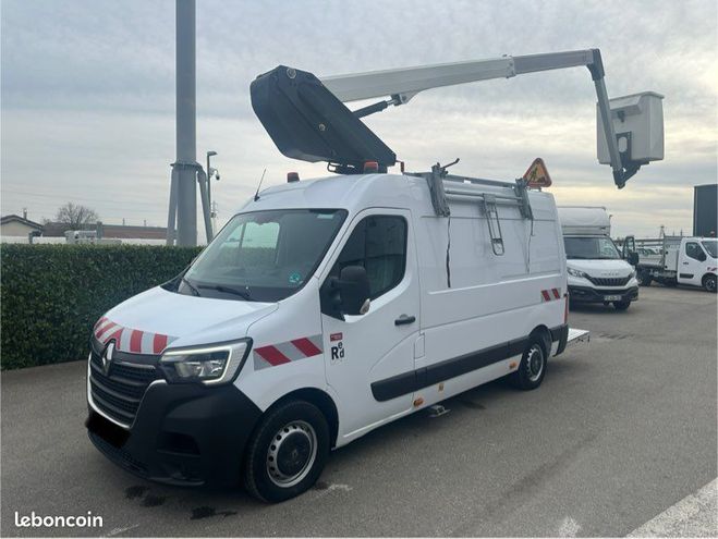 Renault Master l2h2 nacelle Klubb k32 12m 3 places  de 2020