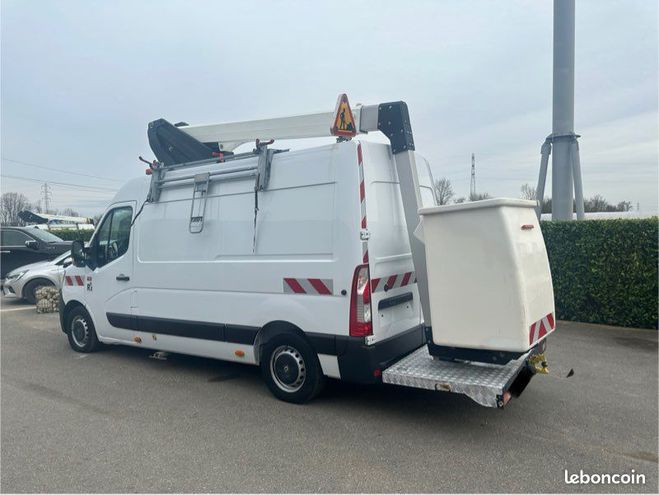 Renault Master l2h2 nacelle Klubb k32 12m 3 places  de 2020