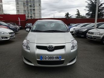  Voir détails -Toyota Auris 126 D-4D LUNA 5P à Villefranche-sur-Sane (69)