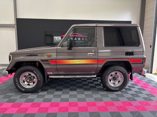 Toyota Land Cruiser LANDCRUISER 2.4 LJ 70 LX TURBO Gris de 1990