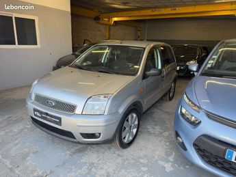  Voir détails -Ford Fusion 1.4 i Break 80 cv Premire main, distrib à Gagny (93)