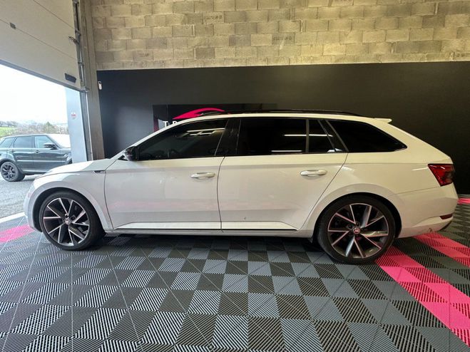 Skoda Superb COMBI 2.0 TDI 150ch DSG7 Finition Sportl Blanc de 2023
