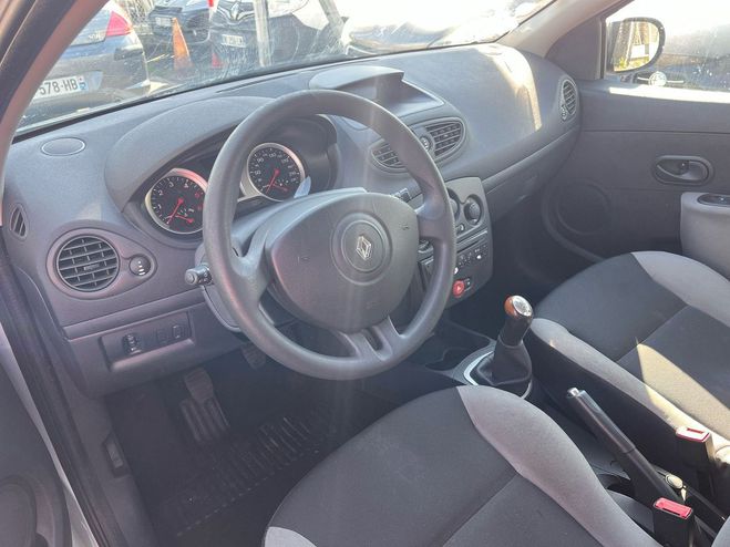Renault Clio (2) 1.5 DCI 90CH EXPRESSION CLIM ECO 5P GRIS de 2012