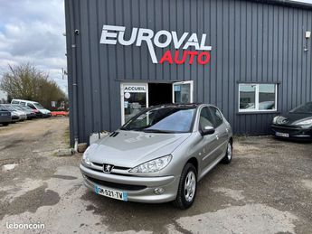 Voir détails -Peugeot 206 1.6 16v Roland Garros 5p à Fontenay-sur-Eure (28)