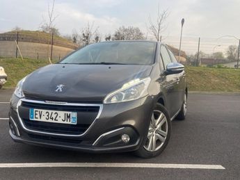  Voir détails -Peugeot 208 1.6 BLUEHDI 100CH STYLE 5P à Voreppe (38)