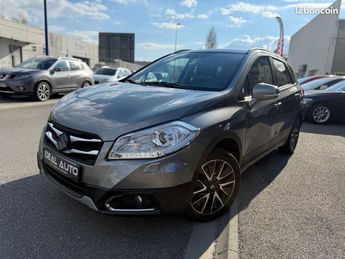  Voir détails -Suzuki SX4 S-Cross 1.6 VVT 120 Pack Allgrip 4X4 1r à Saint-Martin-d'Hres (38)
