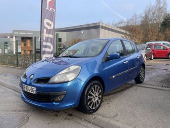  Voir détails -Renault Clio 1.4i - 16V à Darntal (76)