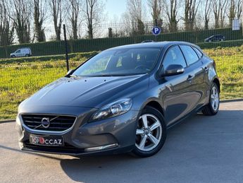  Voir détails -Volvo V40 D2 115CH MOMENTUM BUSINESS * 2013 * GPS  à  La Chapelle-d'Armentires (59)