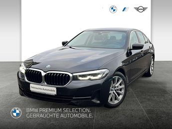  Voir détails -BMW Serie 5 530d xDrive 286Ch Tte haute HiFi DAB Ca à Saint-Diry (63)