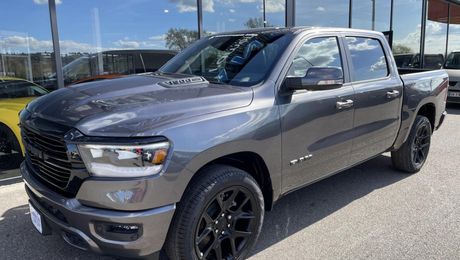 Dodge Ram 1500 CREW SPORT NIGHT EDITION 2022 d'occasion a  Le Coudray-Montceaux (91)