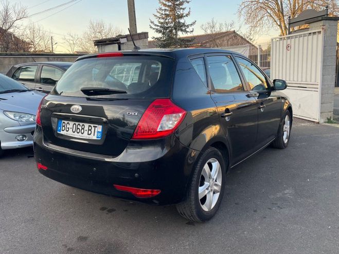 Kia Ceed d 1.6L CRDi 90 Active Noir de 2011