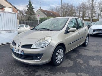  Voir détails -Renault Clio III 1.4 16V 100 Dynamique à Villeneuve-Saint-Georges (94)
