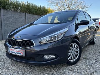  Voir détails -Kia Ceed d Ceed / 1.4 CRDi Easy CLIM-CRUISE- BT M à Thulin (73)