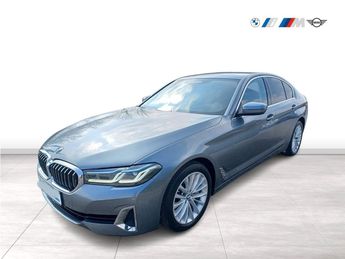  Voir détails -BMW Serie 5 530d 286Ch xDrive Head-Up HiFi DAB WLAN  à Saint-Diry (63)