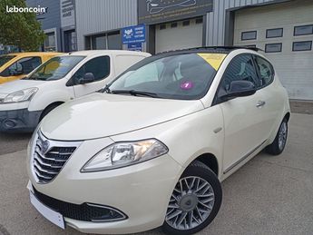  Voir détails -Lancia Ypsilon Platinum 85cv boite automatique crit air à Fontaine (38)