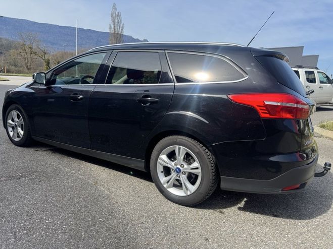 Ford Focus SW 1.0 EcoBoost 125 BVM6 TREND ATTELAGE  NOIR de 2014