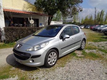  Voir détails -Peugeot 207 1.6 HDI90 TRENDY 5P à Aucamville (31)