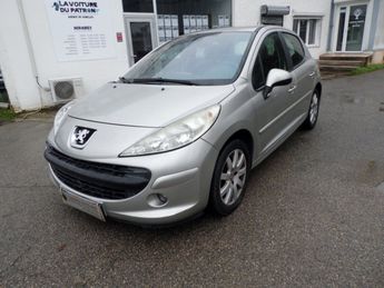  Voir détails -Peugeot 207 1.6e 16v 120ch Excutive Pack à Venelles (13)