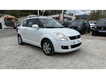  Voir détails -Suzuki Swift 1.3i 92cv In the City à  La Colle-sur-Loup (06)