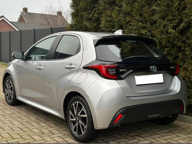 Toyota Yaris Hybrid 116h e-CVT GRIS CLAIR de 2021