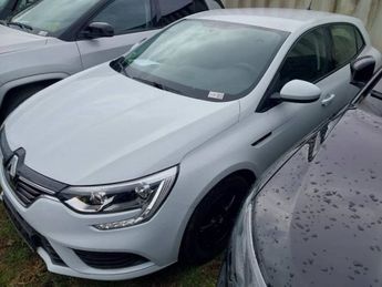  Voir détails -Renault Megane IV BERLINE TCe 115 FAP Life à Mertzwiller (67)