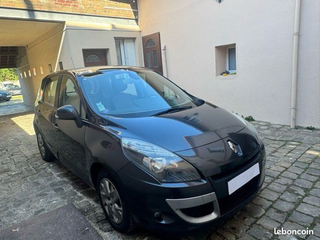 Renault Scenic 3 1.4L Essence 131cv tomtom Noir de 2012