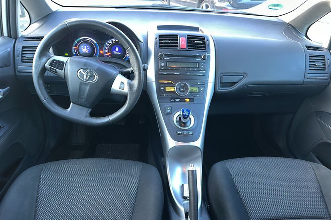 Toyota Auris Hybride 136h dynamique Gris clair de 2011