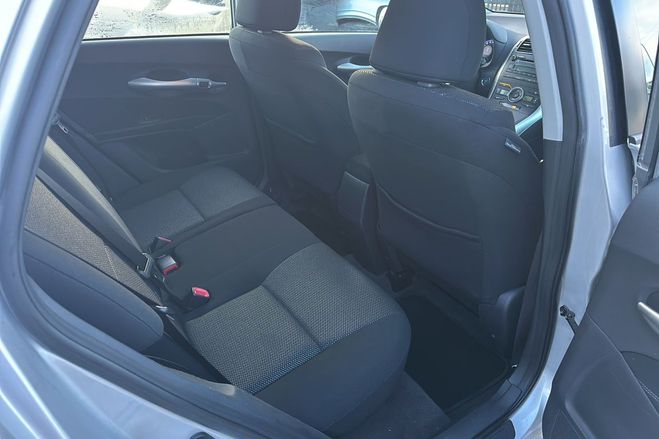 Toyota Auris Hybride 136h dynamique Gris clair de 2011