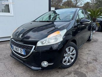  Voir détails -Peugeot 208 1.2 puretech 82 ch active 5p à  Les Pennes-Mirabeau (13)
