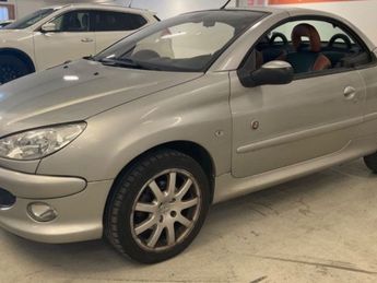  Voir détails -Peugeot 206 CC 1.6 16V ROLAND GARROS à Cannes (06)