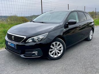  Voir détails -Peugeot 308 II (2) SW 1.2 PURETECH 130ch STYLE à Donzenac (19)