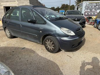  Voir détails -Citroen Xsara picasso 2.0 HDI 90cv à Grans (13)
