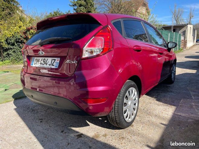 Ford Fiesta VI Phase 2 5 portes 1.0 SCTi EcoBoost 10 Rouge de 2014