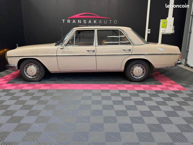 Mercedes 220 e w115 1969 origine france véhicule expe Beige de 1969