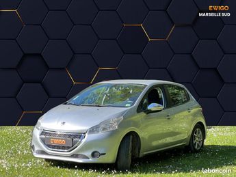  Voir détails -Peugeot 208 GENERATION-I 1.4 HDI 70CH ALLURE à Marseille (13)