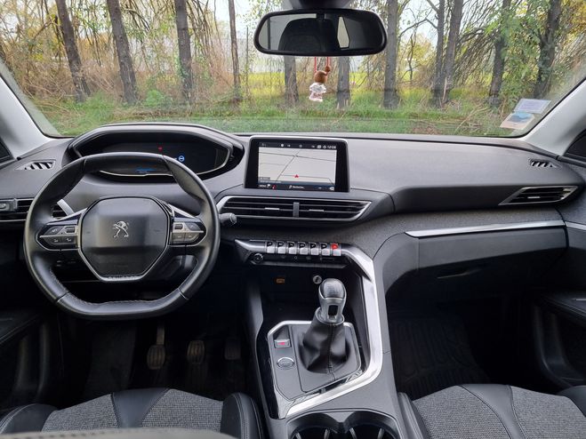 Peugeot 3008 1.6 hdi 120ch  Kaki de 2017