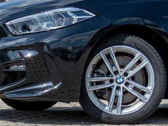  Voir détails -BMW Serie 1 120i M SPORT à Montvrain (77)