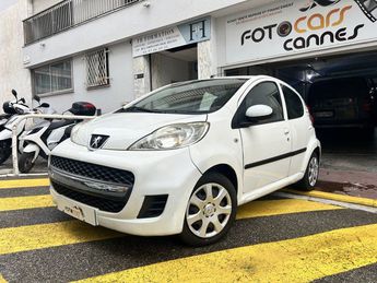  Voir détails -Peugeot 107 1.0 12V URBAN MOVE 5P à Cannes (06)