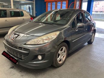  Voir détails -Peugeot 207 1.4 Tendance à Calais (62)