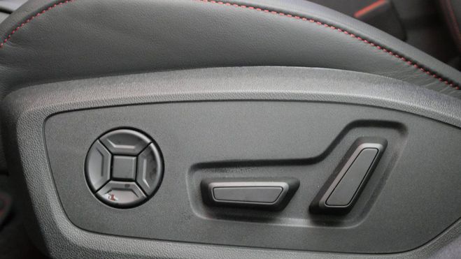 Audi A5 AVANT TFSI 204 ch S tronic 7 S line Noir de 2024